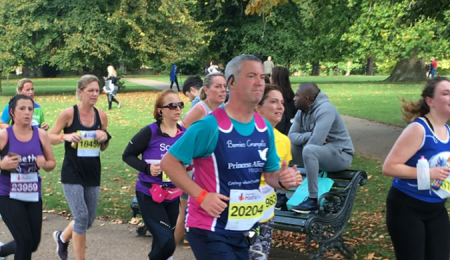 runners competing in the Royal Parks Half Marathon