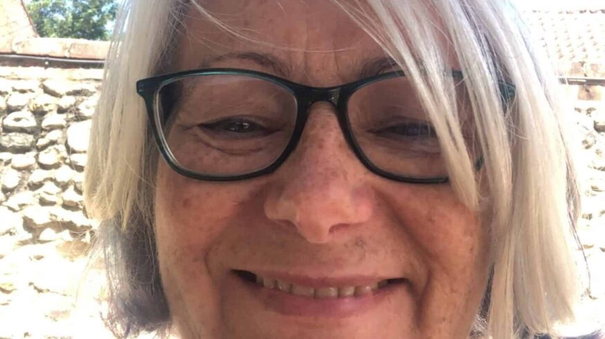 Close up picture of lady with dark glasses