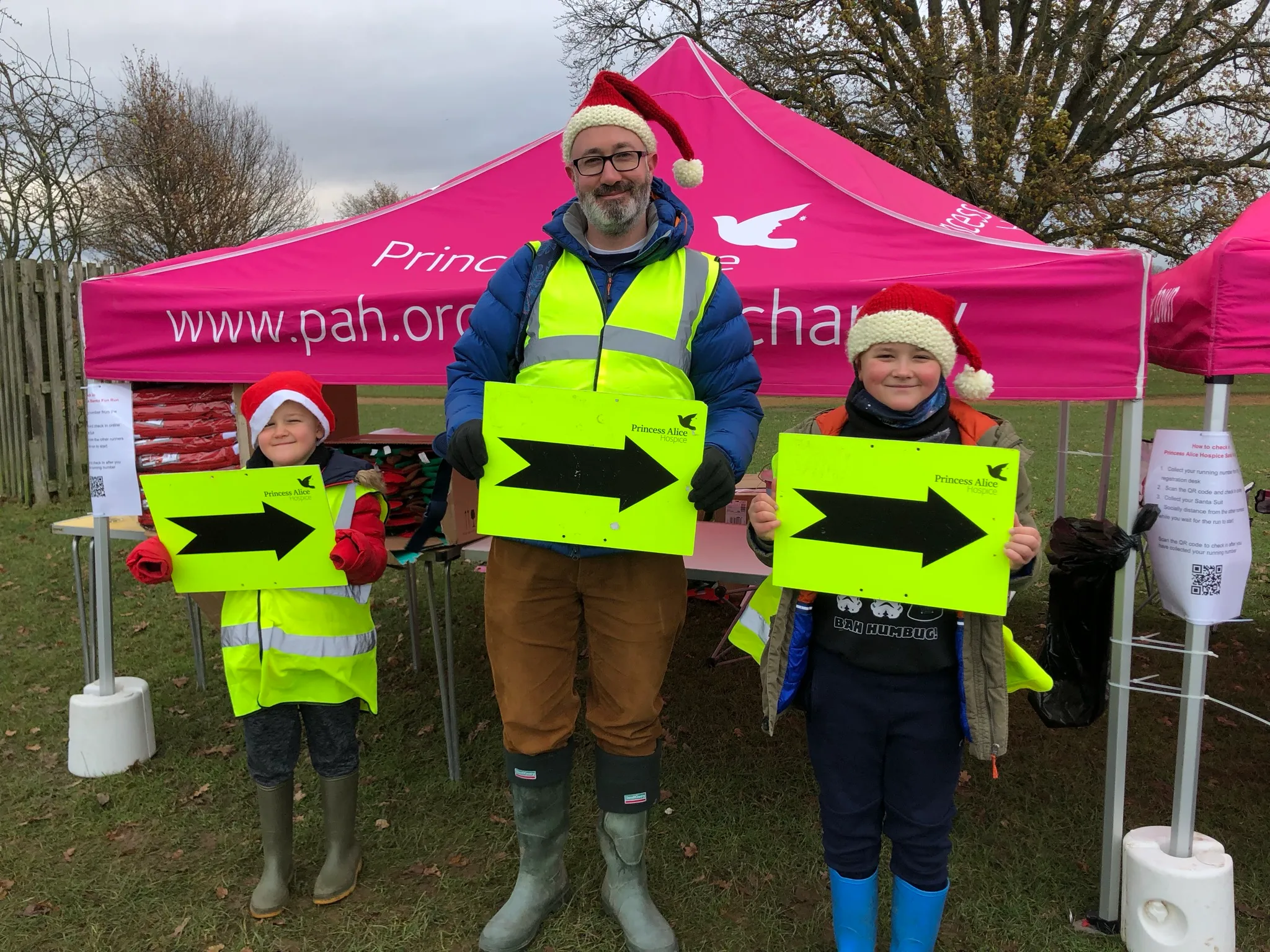 Santa Fun Run event volunteers